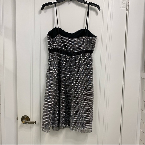 Jessica McClintock for GUNNE SAC Black and Silver Sparkle Sequin Party Dress - Picture 2 of 7